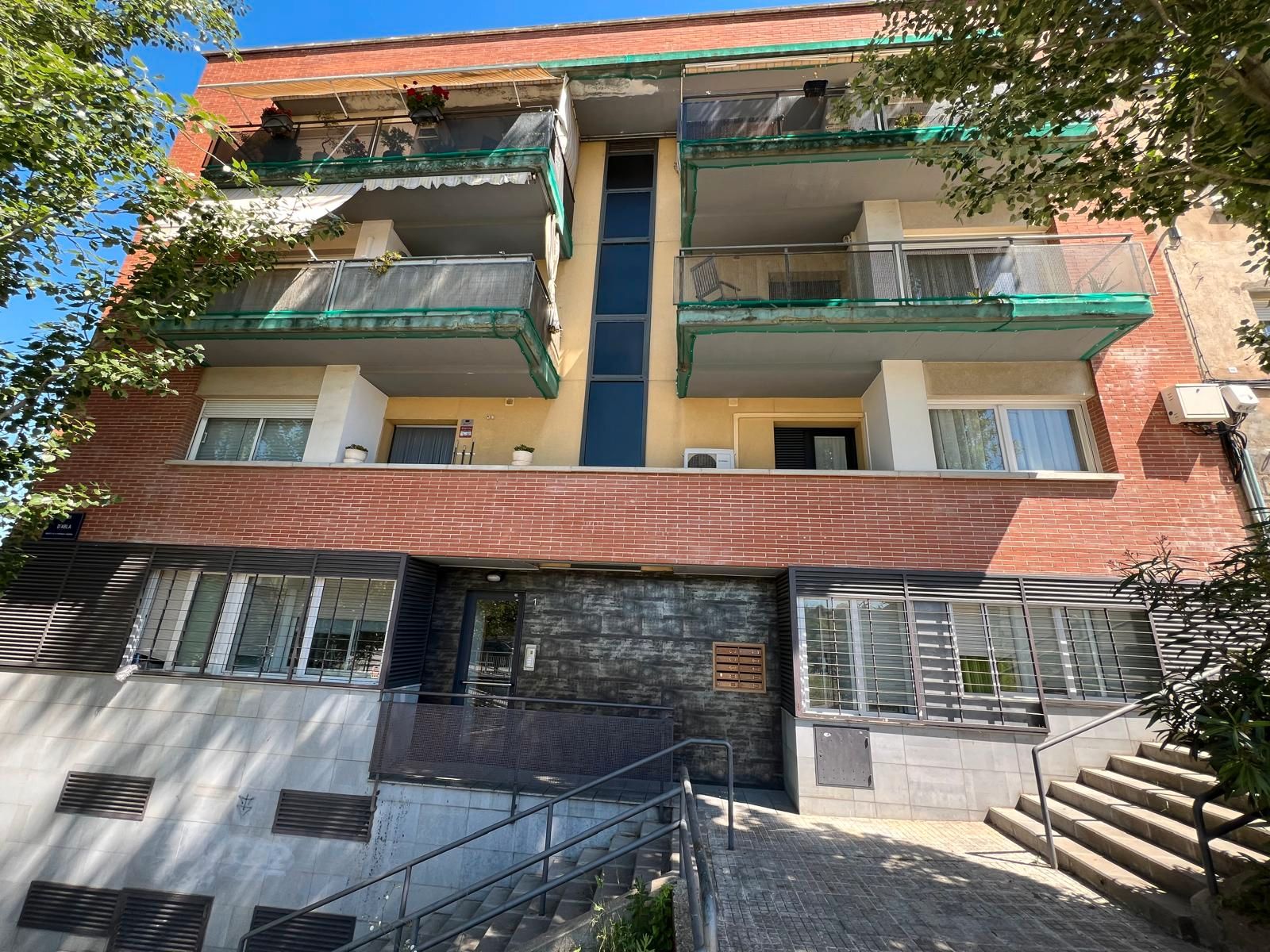 Exterior view of Planta baja for sale in Terrassa  with Storage room
