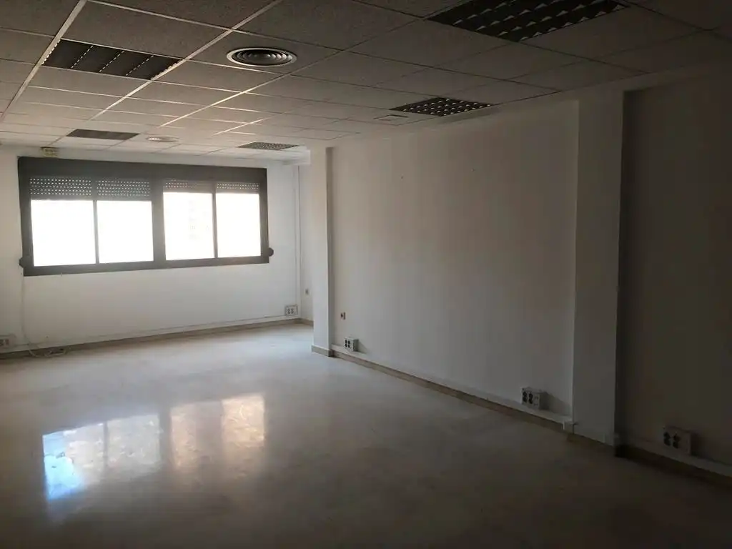 Bureau avec ascenseur à louer à Centro