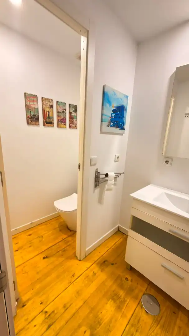 Bathroom of Apartments for rent in Granada  with Air Conditioner, Furnished and Washing machine