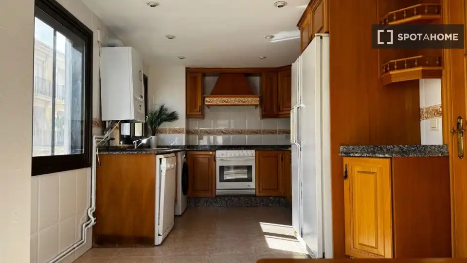 Kitchen of Flat for rent in Valencia  with Air Conditioner, Heating and Furnished