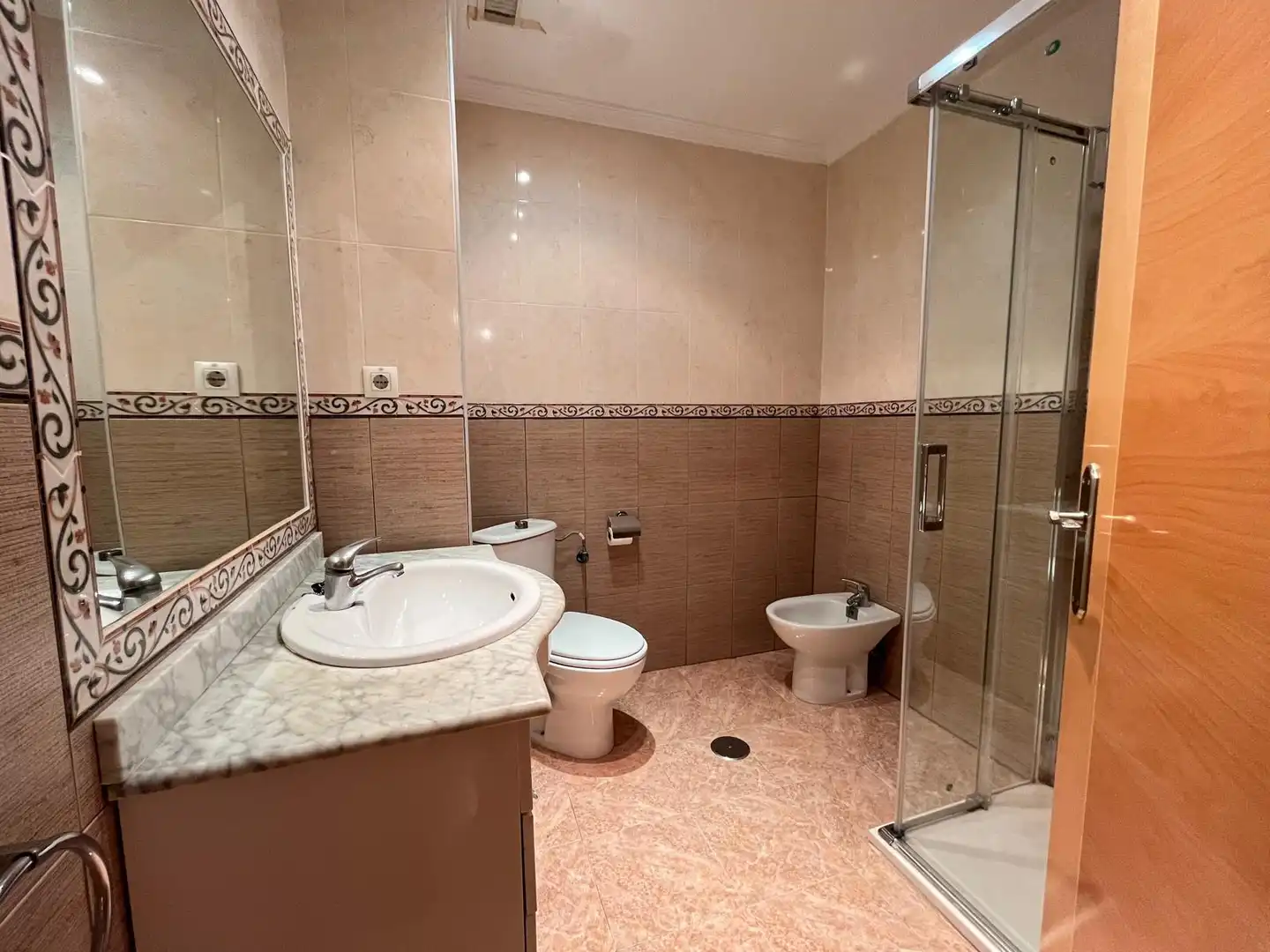 Baño de Piso en venta en Cartagena con Aire acondicionado, Amueblado y Balcón