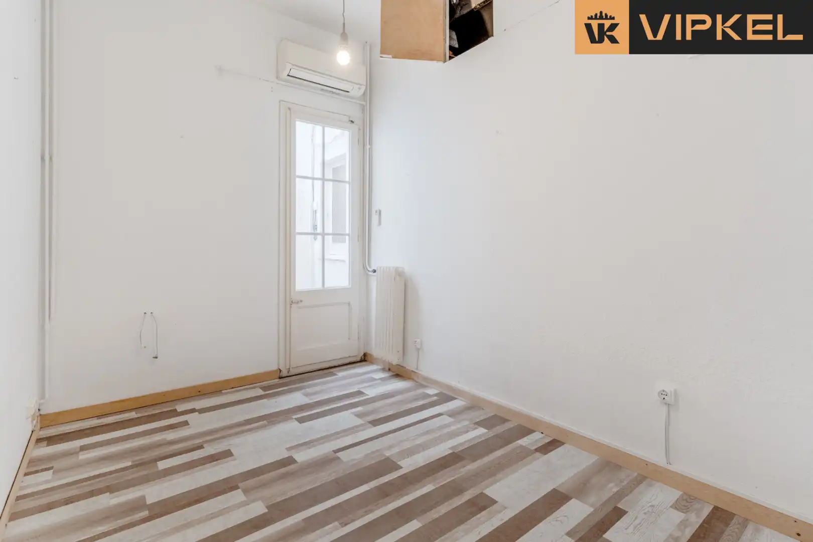 Schlafzimmer von Einfamilien-Reihenhaus zum Verkauf in Barcelona mit Privatgarten und Terrasse