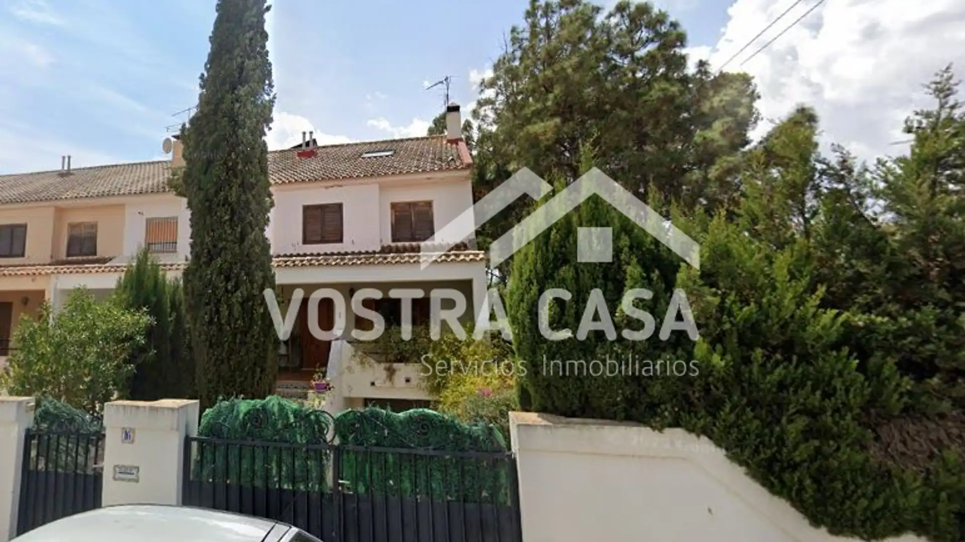 Vista exterior de Casa o chalet en venta en La Pobla de Vallbona con Piscina
