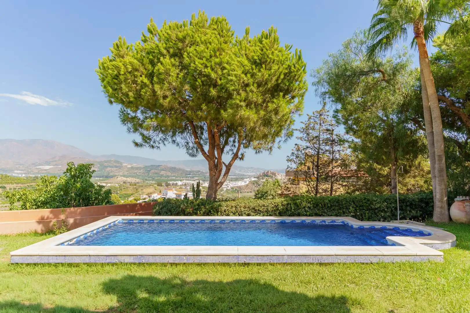 Detached house with terrace for sale in Calle Calle Naranjo, Monte de los Almendros, imagen 2