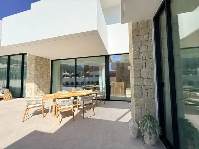Terrassa de Casa o xalet en venda en Dénia amb Aire condicionat, Calefacció i Jardí privat