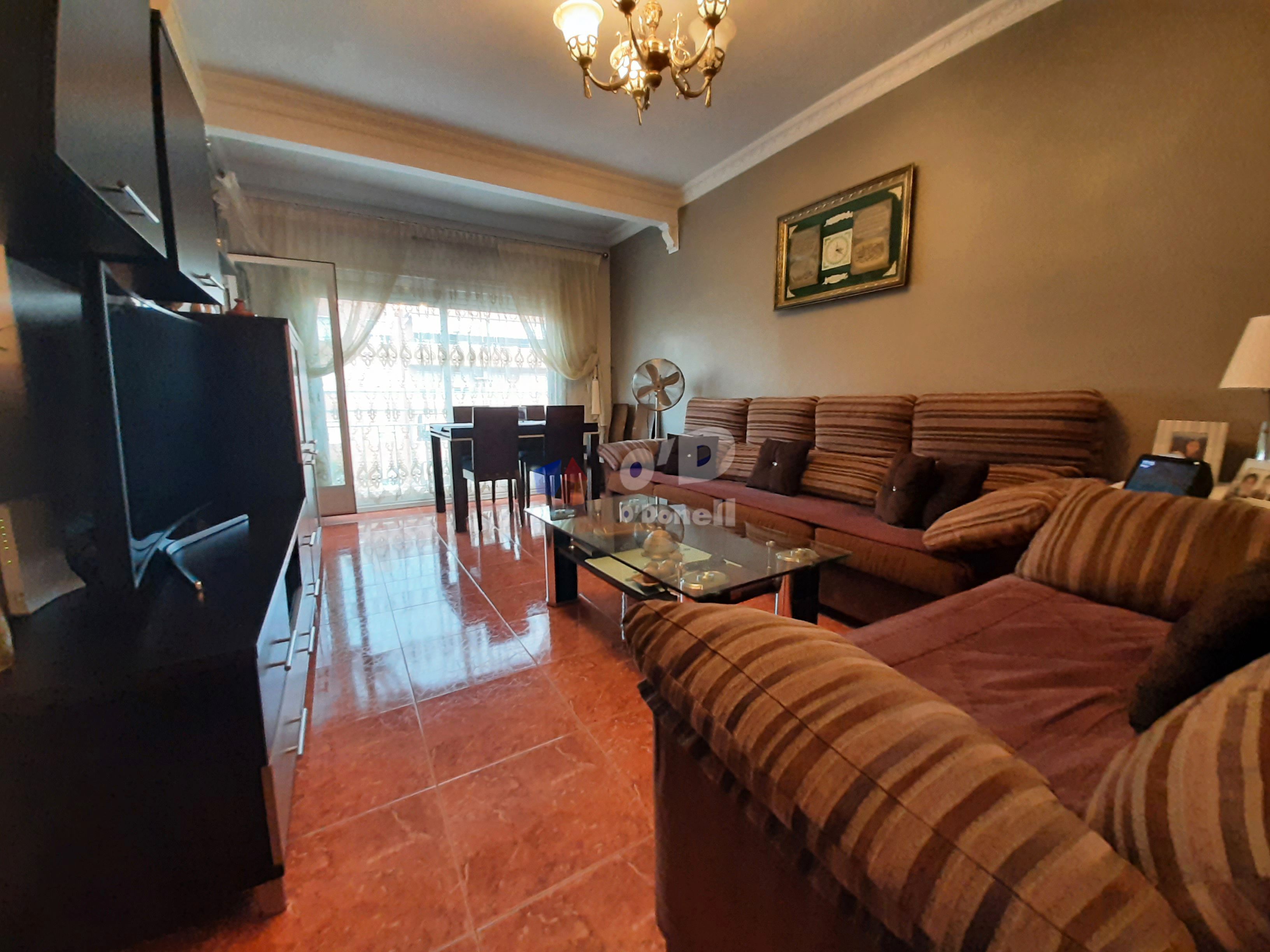 Living room of Flat for sale in Sant Boi de Llobregat  with Air Conditioner, Heating and Oven
