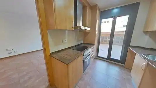 Cuina de Pis en venda en Santa Perpètua de Mogoda amb Calefacció, Terrassa i Alarma