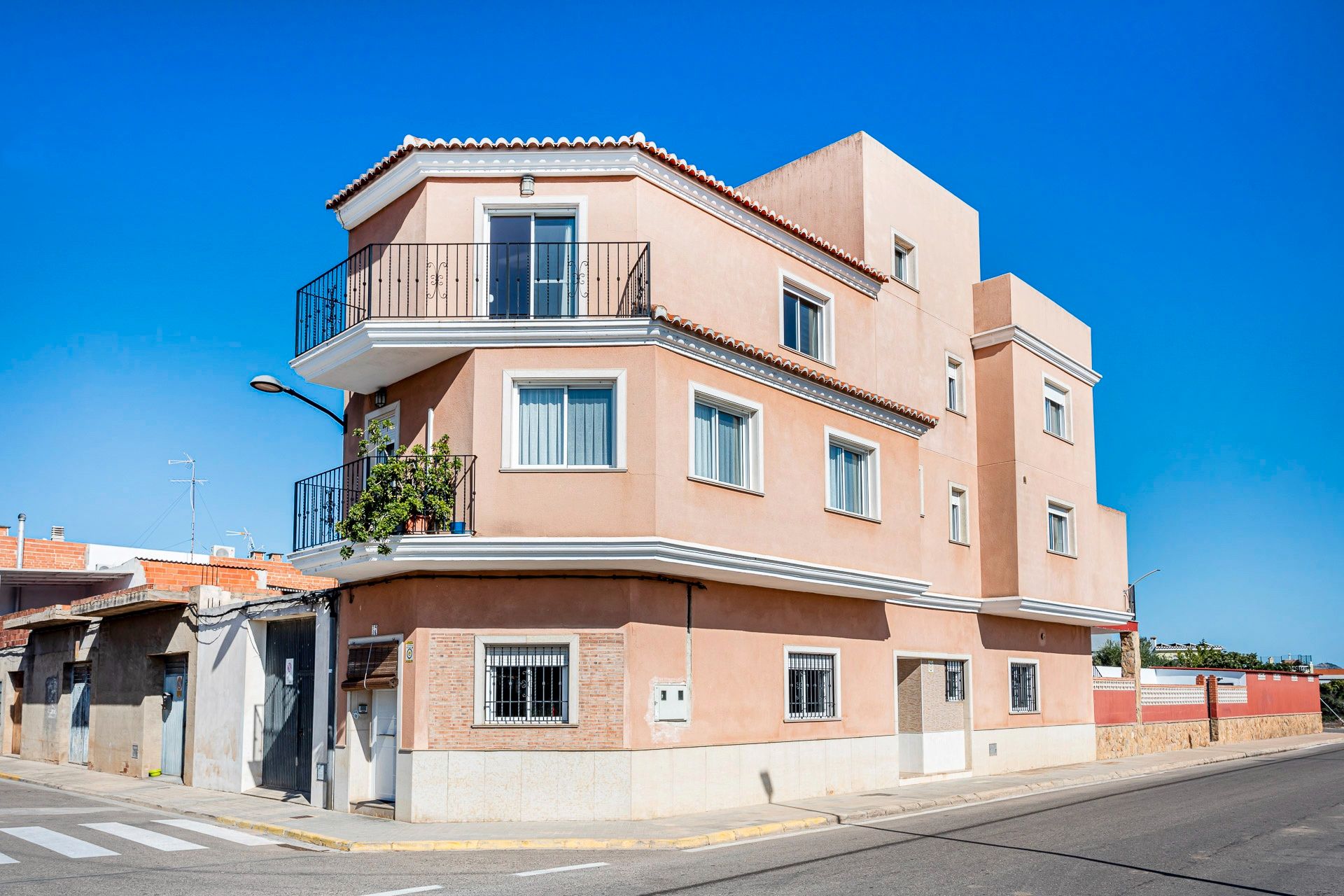 Vista exterior de Casa o xalet en venda en Riola amb Aire condicionat, Terrassa i Traster