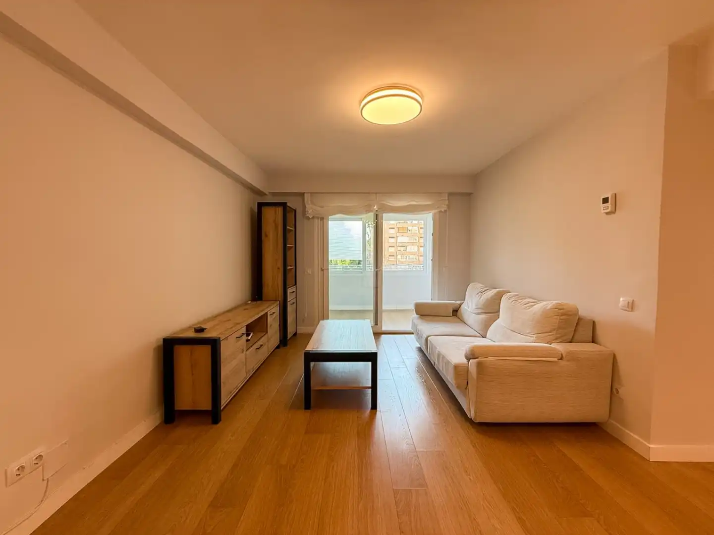 Living room of Flat for rent in Madrid  with Air Conditioner, Heating and Terrace