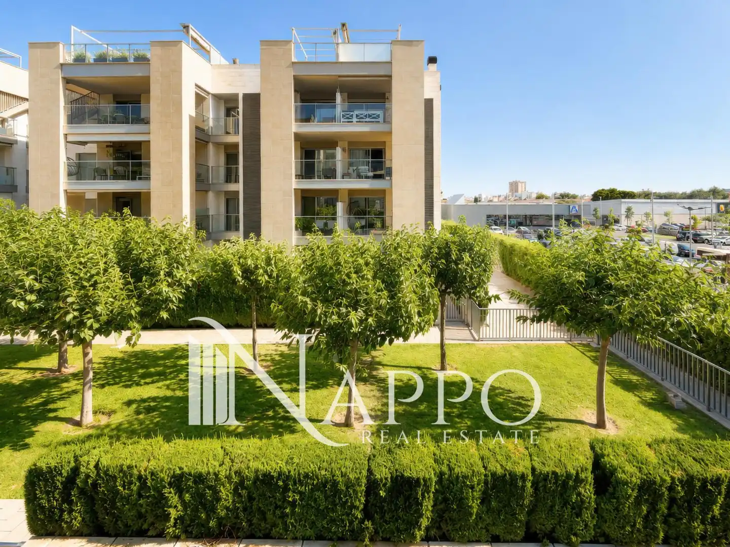 Außenansicht von Wohnung zum Verkauf in  Palma de Mallorca mit Klimaanlage, Heizung und Terrasse