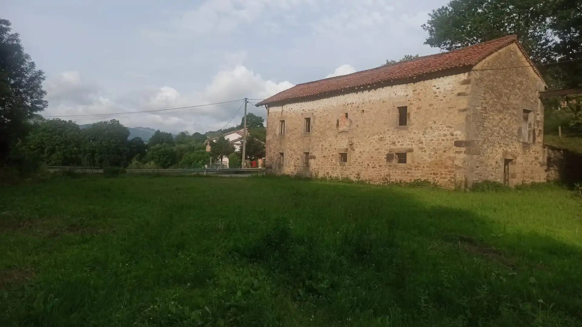 Casa amb jardí en venda a Barrio Villafufre, imagen 2