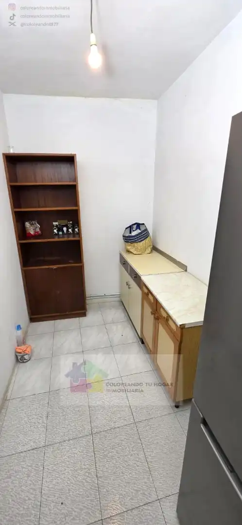 Cuina de Pis de lloguer en Villadangos del Páramo amb Calefacció, Parquet i Moblat