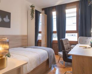 Bedroom of Flat to share in  Madrid Capital  with Air Conditioner and Terrace