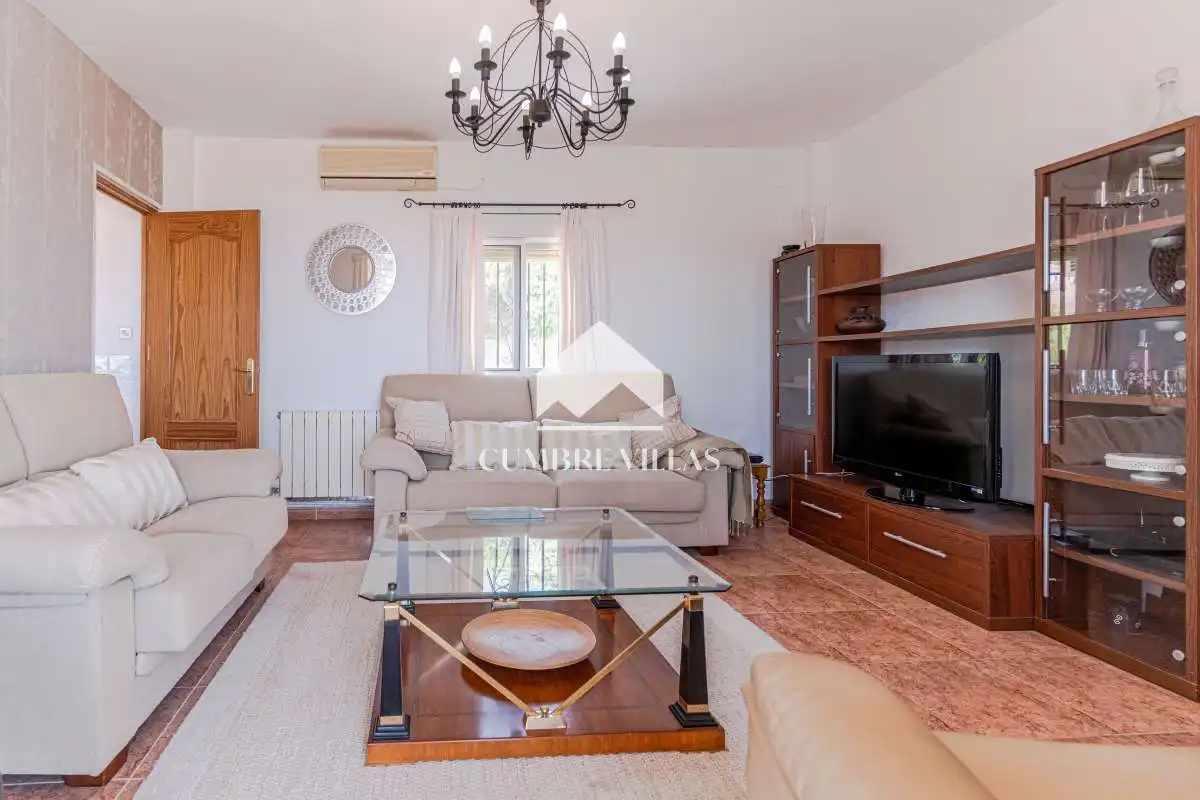 Sala d'estar de Casa o xalet en venda en Lújar amb Jardí privat, Terrassa i Internet