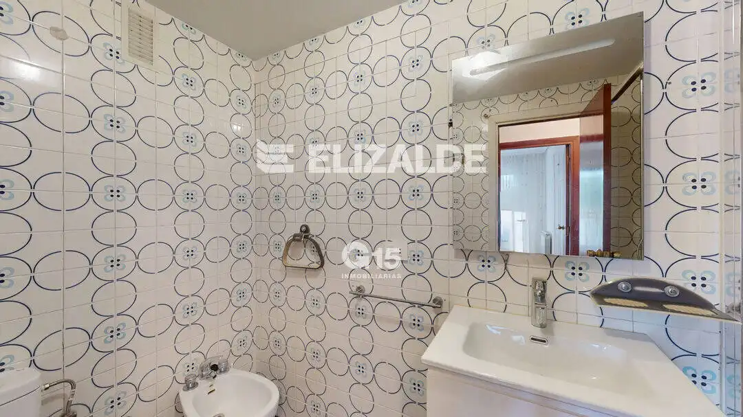 Piso con terraza en venta en Txapinene Kalea, imagen 24
