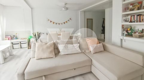 Foto 2 de Piso en venta en De López de Aranda, Salvador, Madrid Capital