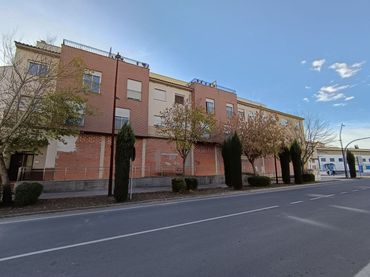 Dúplex con ascensor en venta en Calle del Salobral