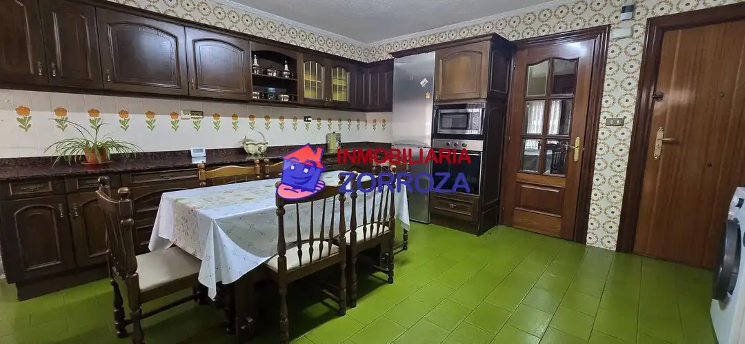 Cocina de Piso en venta en Bilbao  con Calefacción, Trastero y Amueblado