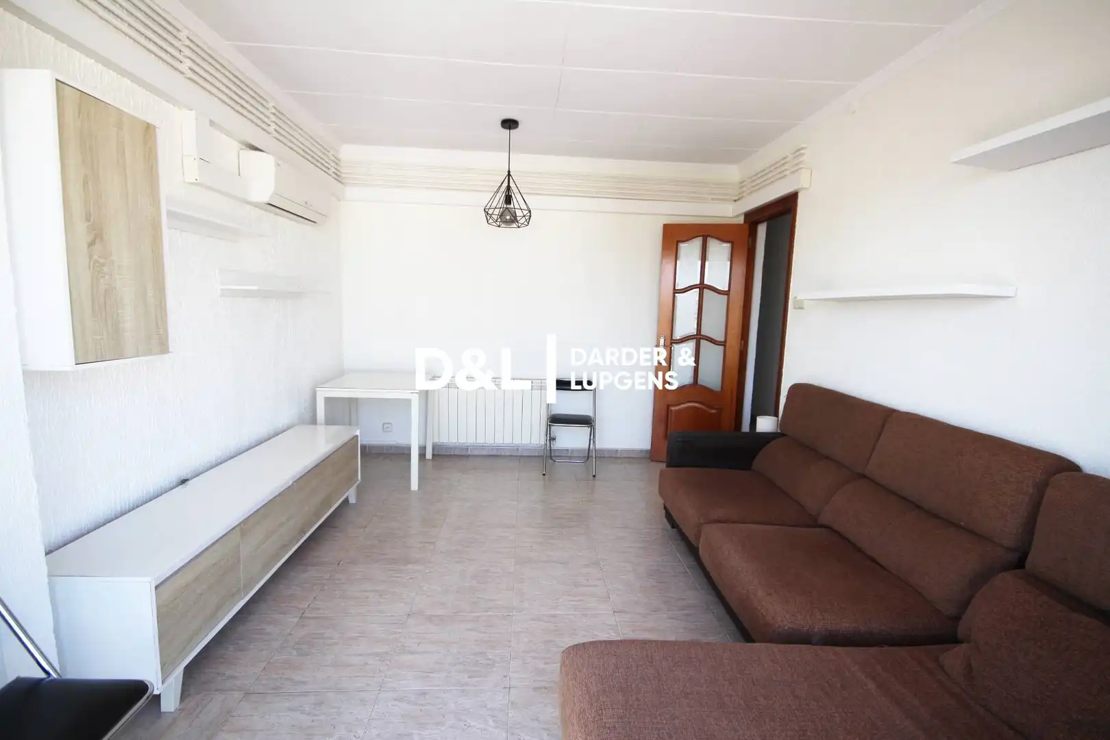 Living room of Flat for sale in Vilanova i la Geltrú  with Air Conditioner, Heating and Storage room