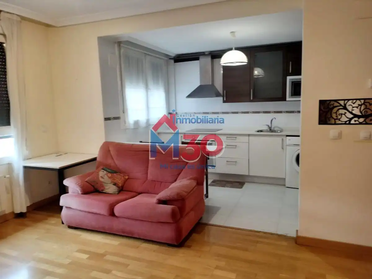 Sala de estar de Piso en venta en Miranda de Ebro con Calefacción, Parquet y Trastero