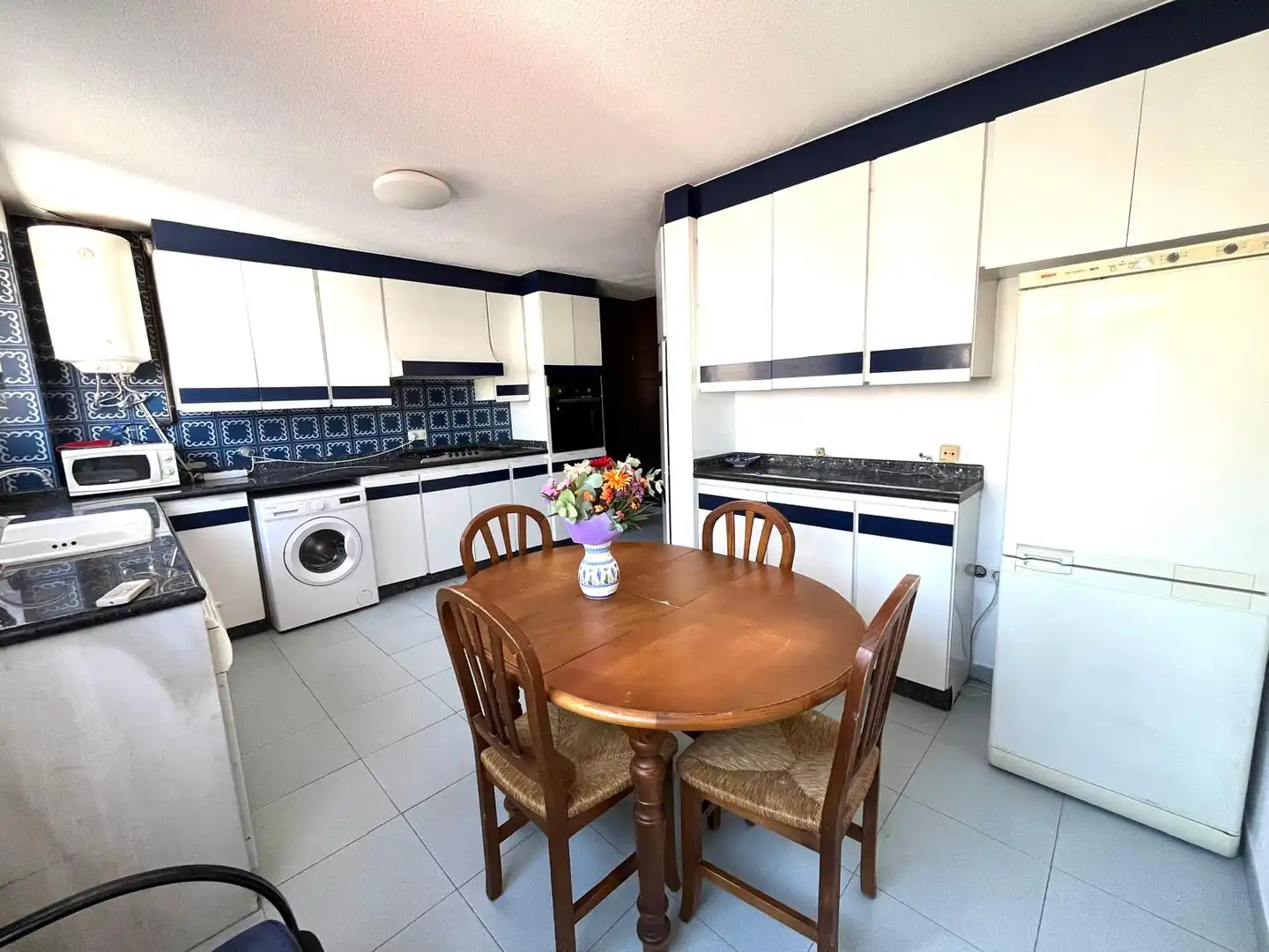 Cocina de Piso de alquiler en Valencia con Aire acondicionado, Amueblado y Balcón