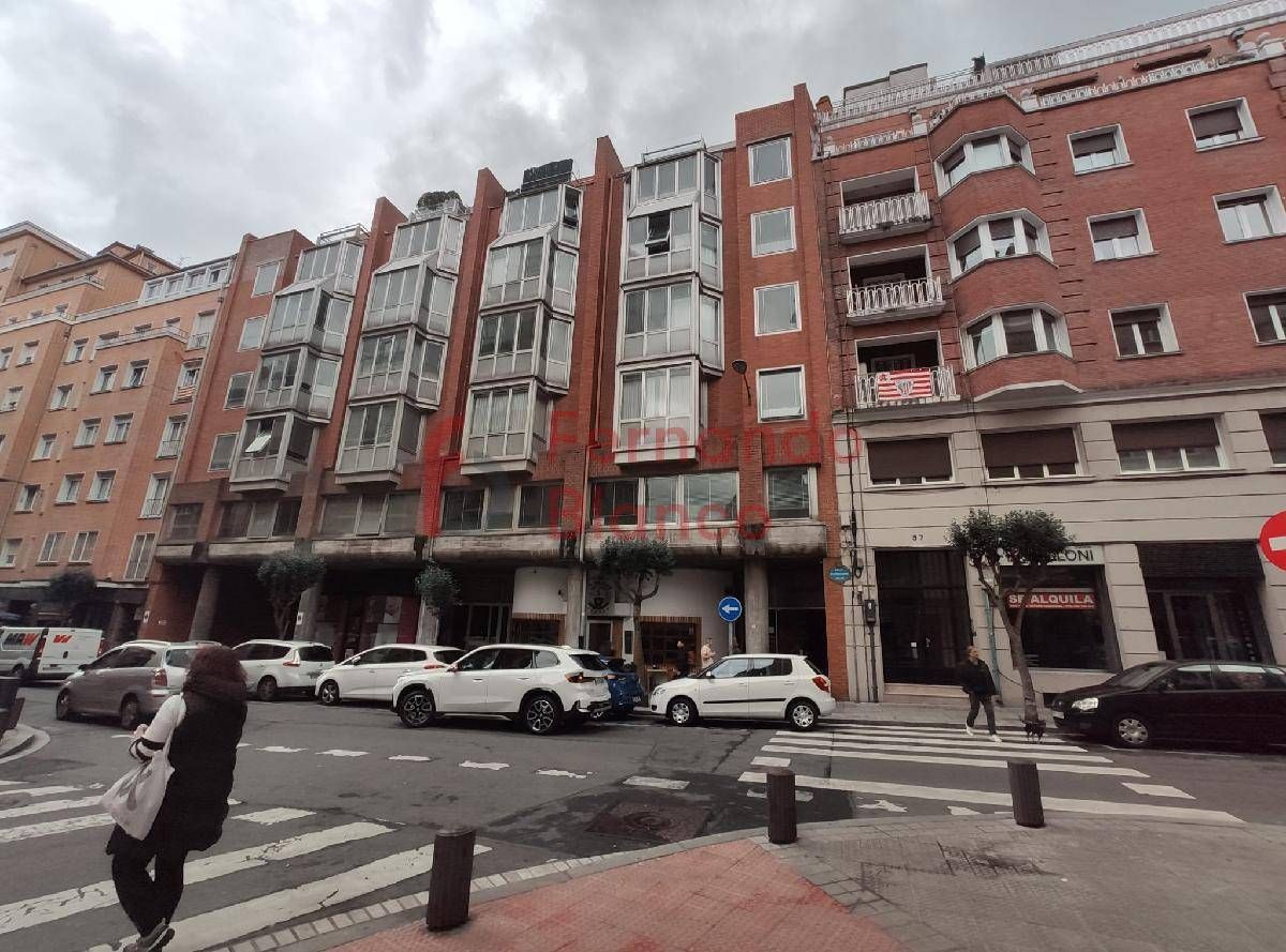Exterior view of Office for sale in Bilbao 