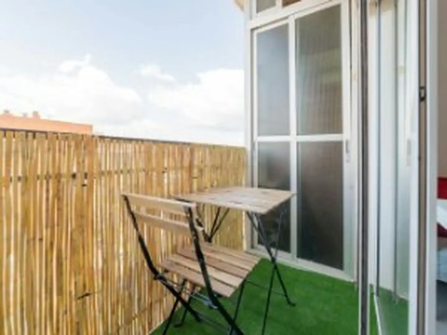 Terrasse von Wohnung zur untervermieten in Valencia mit Möbliert, Waschmaschine und Fernseher