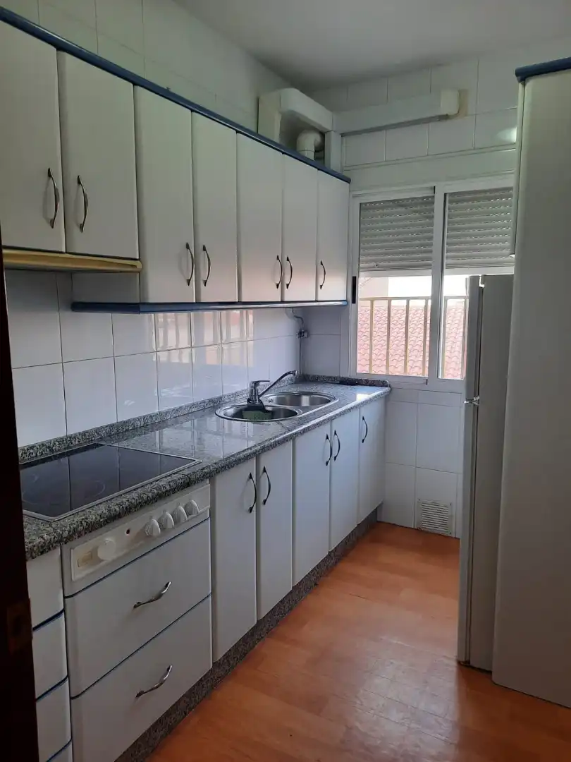 Cocina de Apartamento de alquiler en Zafra con Aire acondicionado, Amueblado y Microondas