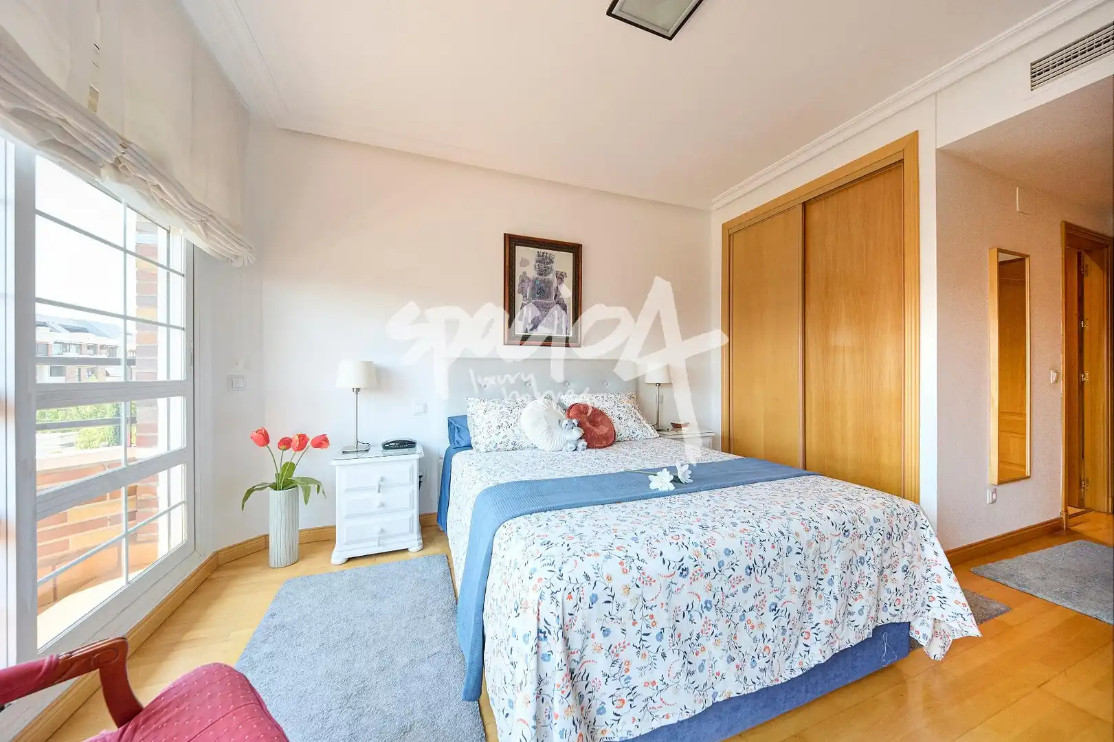 Schlafzimmer von Dachboden zum Verkauf in Majadahonda mit Heizung, Terrasse und Abstellraum