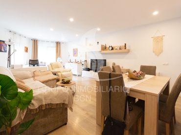 Piso con balcón en venta en Carrer Aragó