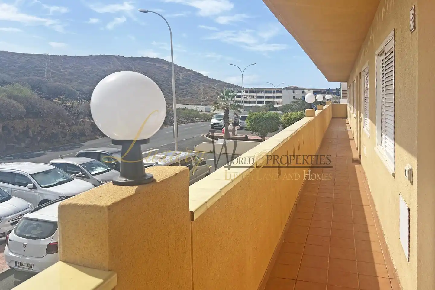 Vista exterior de Apartamento en venta en Arona con Terraza, Amueblado y Piscina comunitaria