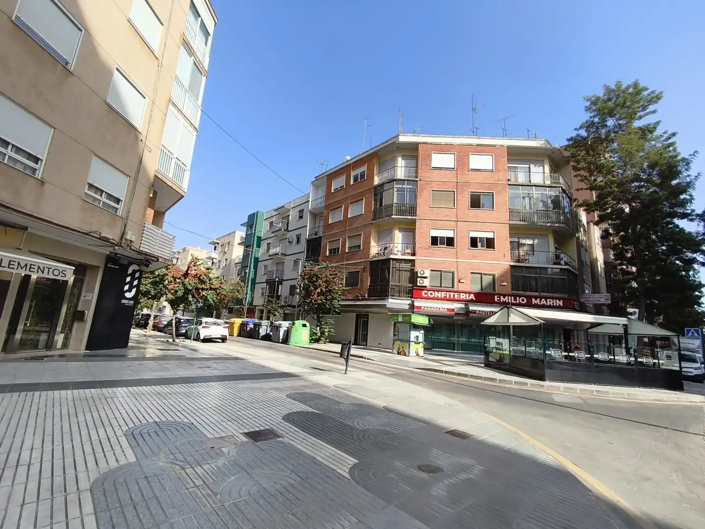 Vista exterior de Piso de alquiler en Cartagena con Amueblado, Horno y Lavadora