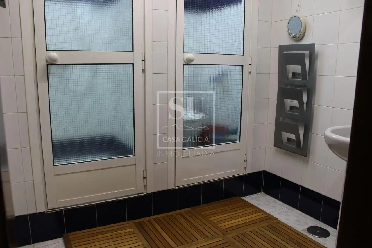 Baño de Casa o chalet en venta en Vigo  con Calefacción, Jardín privado y Parquet