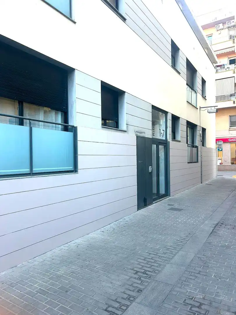 Vista exterior de Pis en venda en Sant Vicenç Dels Horts amb Aire condicionat i Calefacció