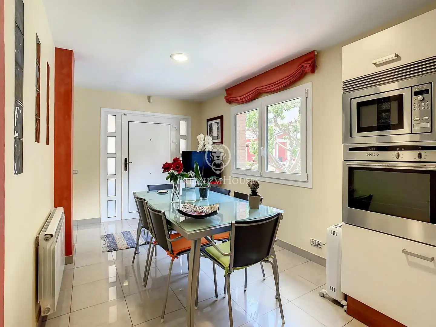 Comedor de Casa o chalet en venta en Badalona con Aire acondicionado, Calefacción y Jardín privado