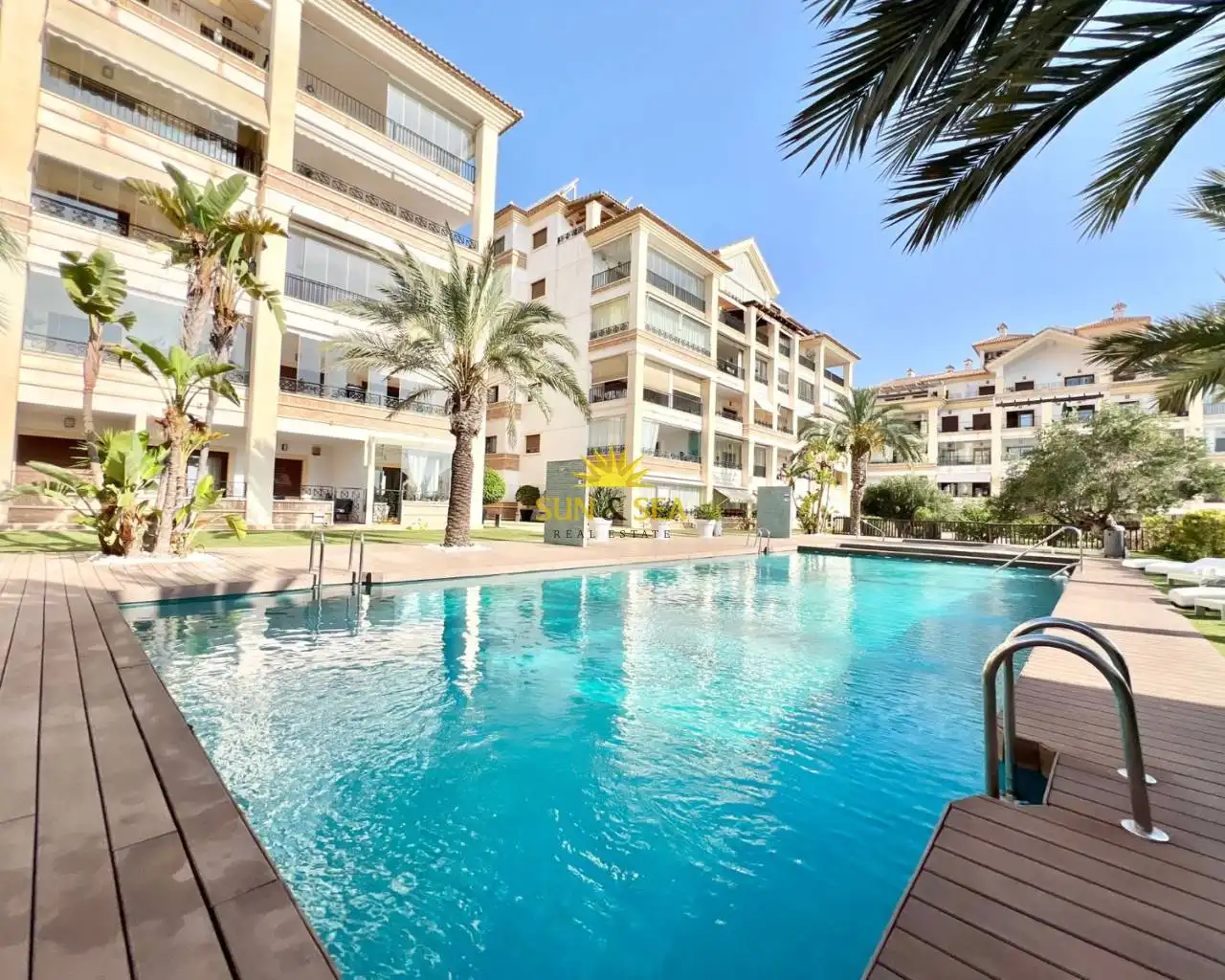 Piscina de Apartamento de alquiler en Guardamar del Segura con Aire acondicionado, Calefacción y Piscina