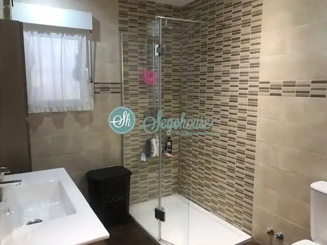 Bathroom of Flat for sale in Segovia  with Heating, Storage room and Furnished