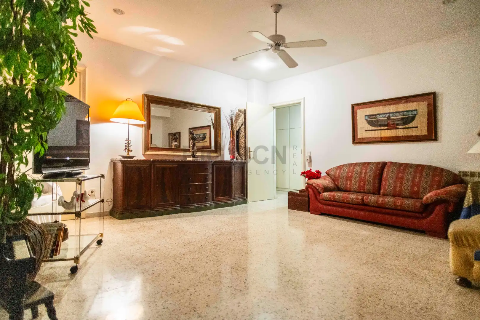 Sala d'estar de Casa o xalet en venda en Barcelona amb Aire condicionat, Calefacció i Jardí privat