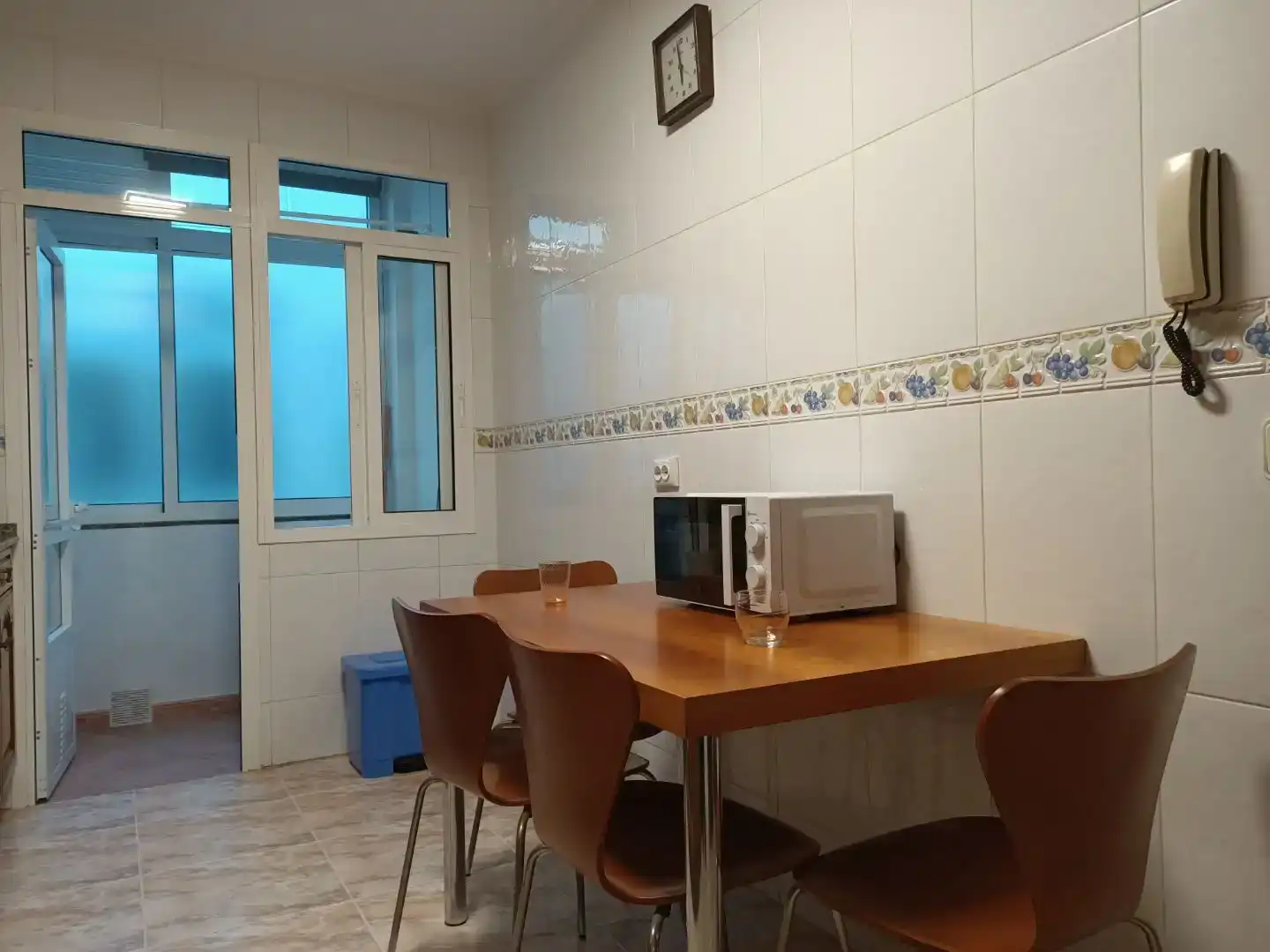 Cocina de Piso para compartir en Ferrol con Parquet y Amueblado