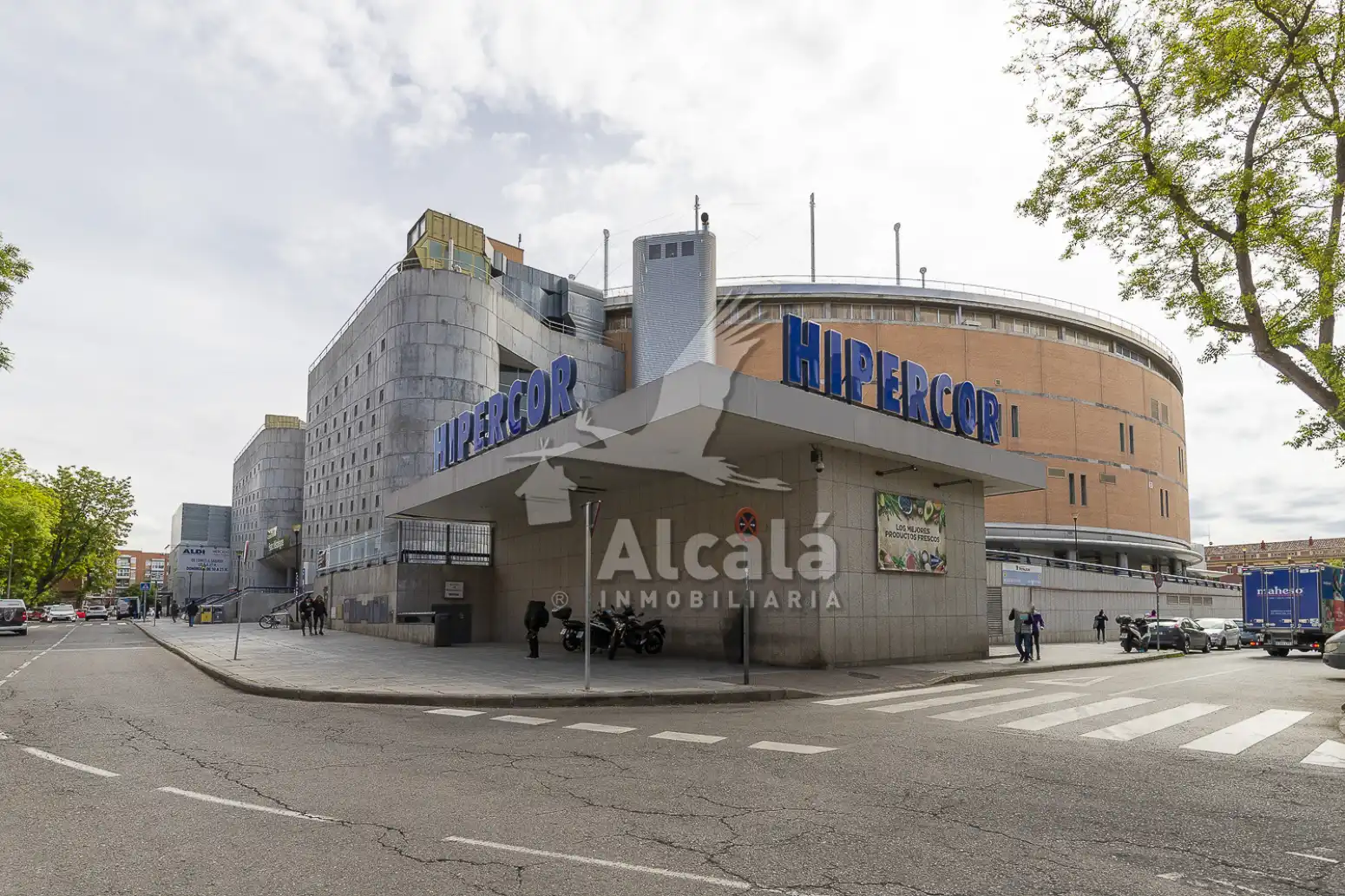 Vista exterior de Garatge en venda en Madrid