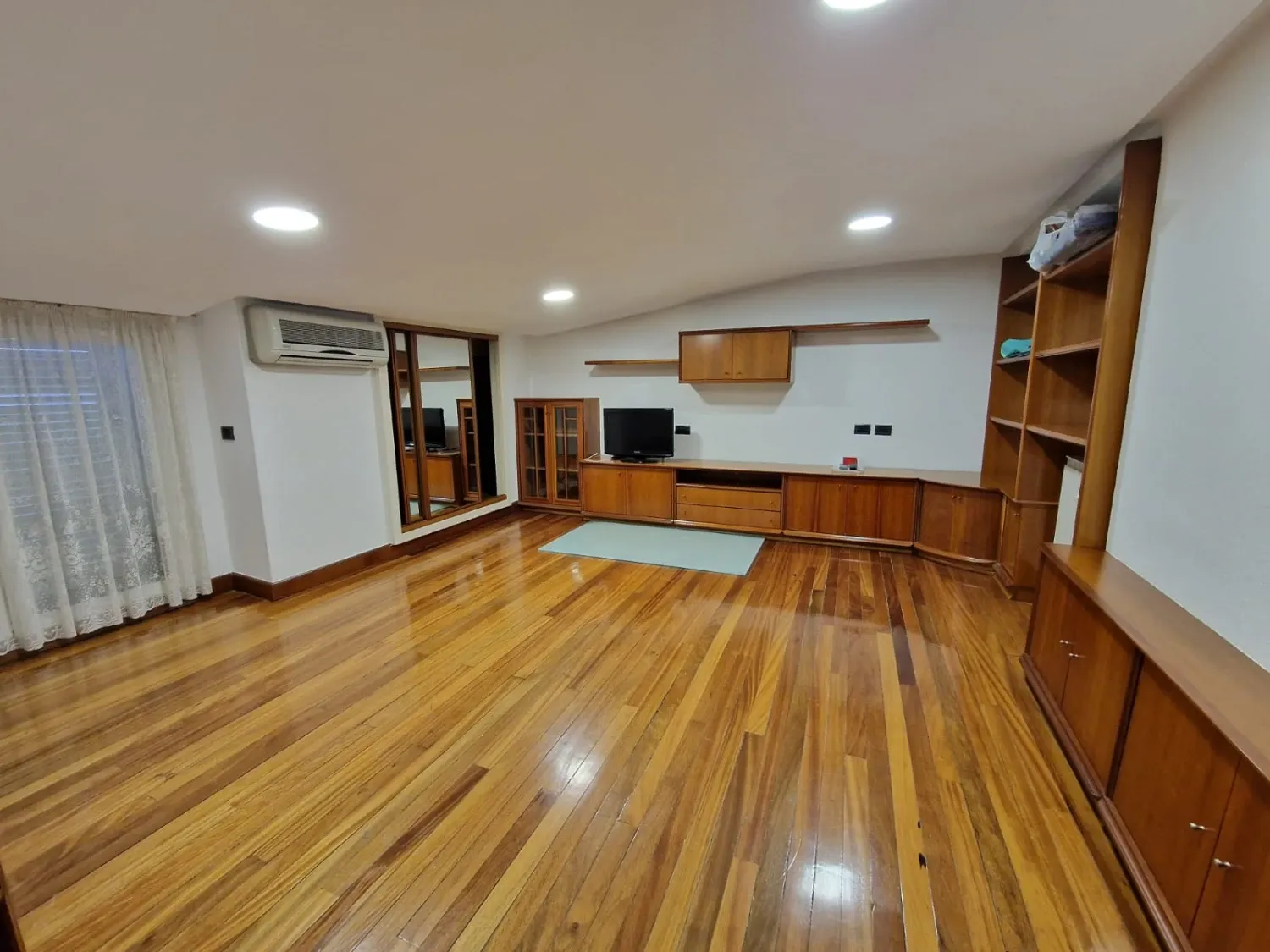 Living room of Flat to rent in Donostia - San Sebastián   with Heating, Furnished and Washing machine