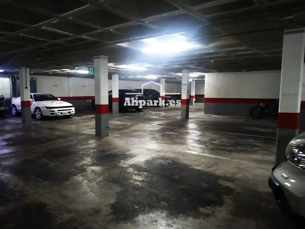 Garatge en venda a Avenida de la Albufera, Pla de la Vallonga