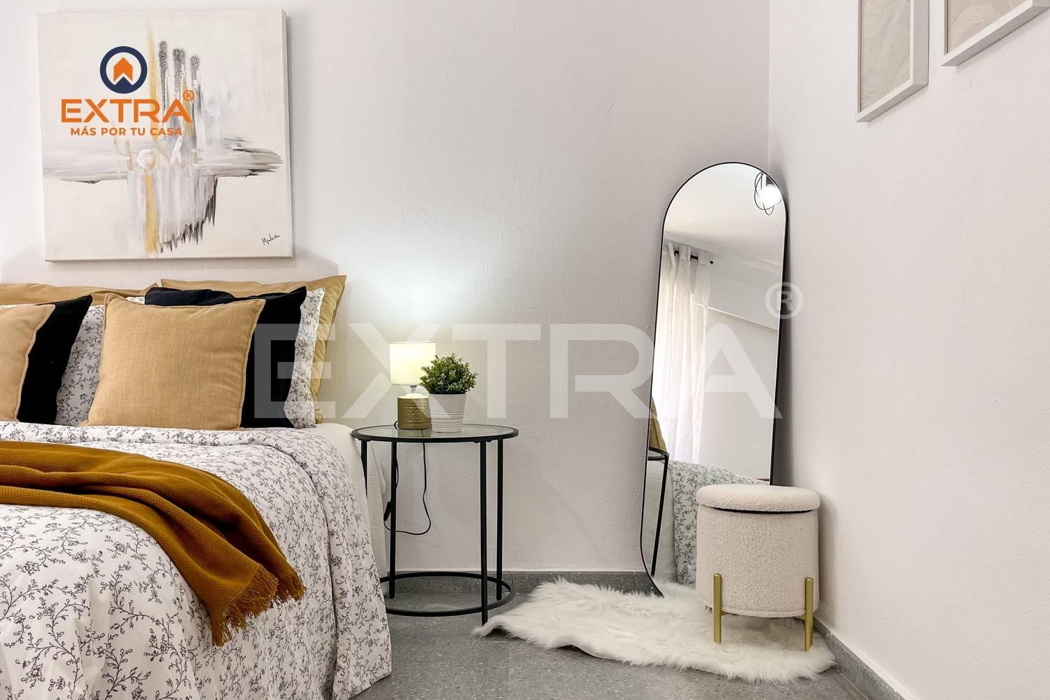 Bedroom of Flat for sale in  Madrid Capital