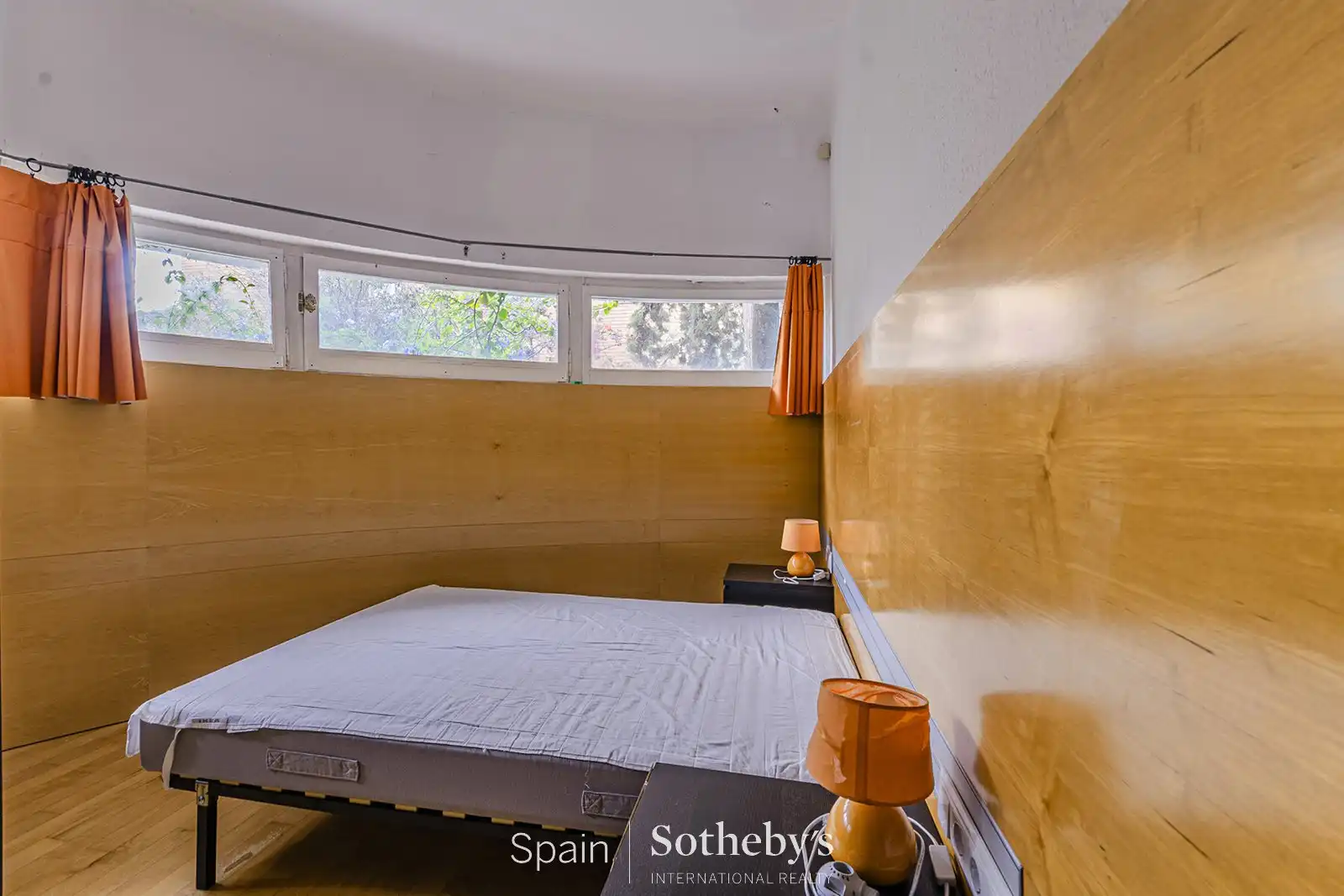 Dormitori de Casa o xalet en venda en Barcelona amb Aire condicionat, Calefacció i Jardí privat