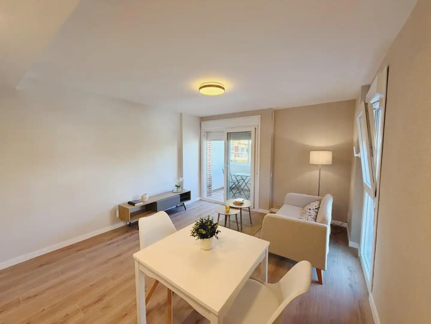 Apartamento con terraza en venta en Avenida Avenida Gamonal, imagen 5