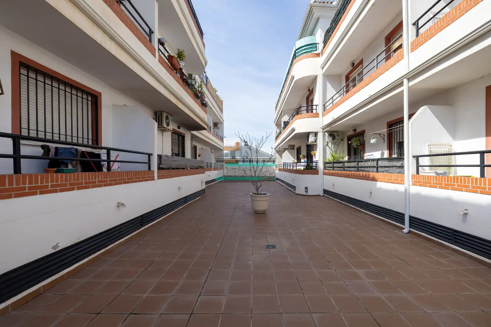 Außenansicht von Wohnung zum Verkauf in Armilla mit Heizung, Terrasse und Balkon