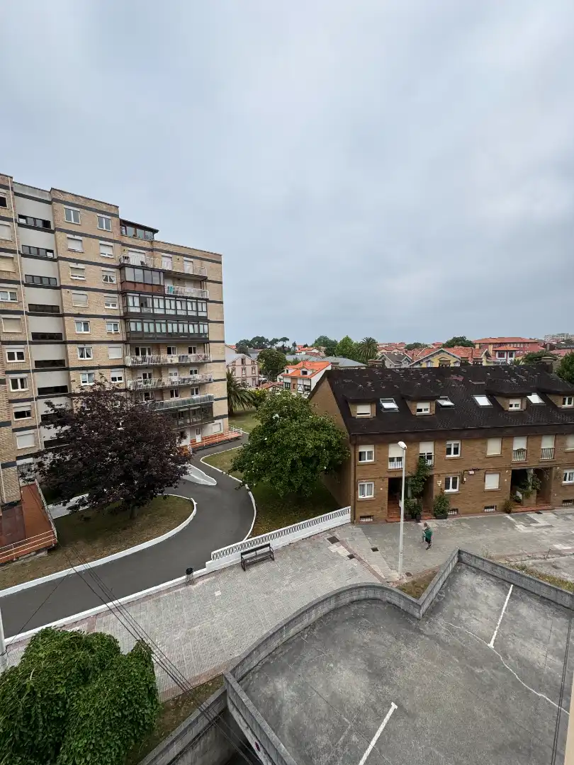 Vista exterior de Piso en venta en Castrillón con Calefacción, Parquet y Terraza