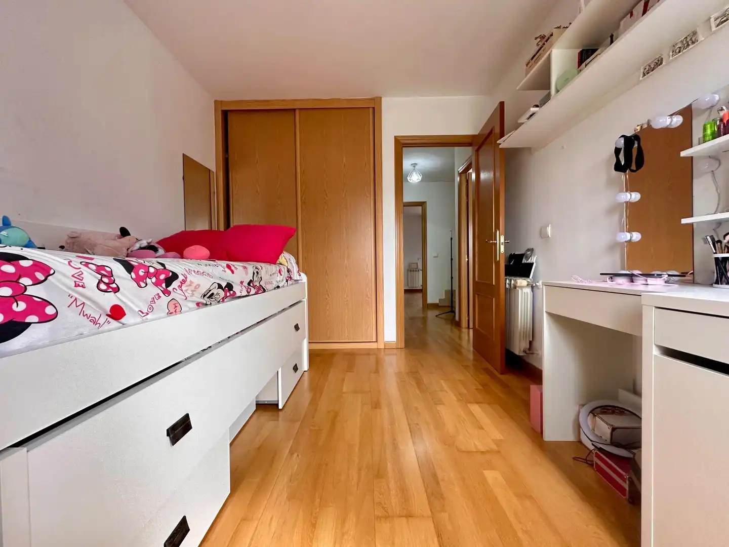 Dormitori de Casa adosada en venda en Camponaraya amb Calefacció, Jardí privat i Terrassa