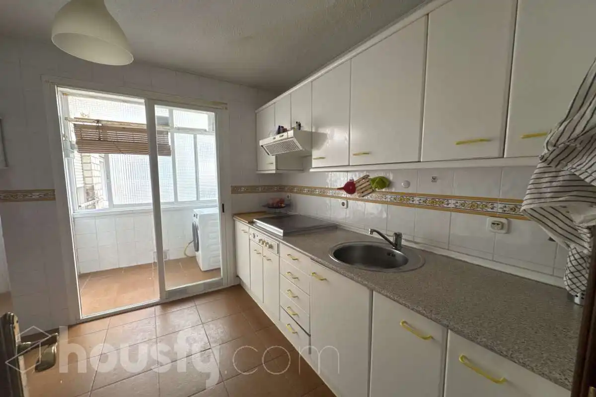 Cocina de Piso de alquiler en Torrejón de Ardoz con Calefacción, Parquet y Terraza