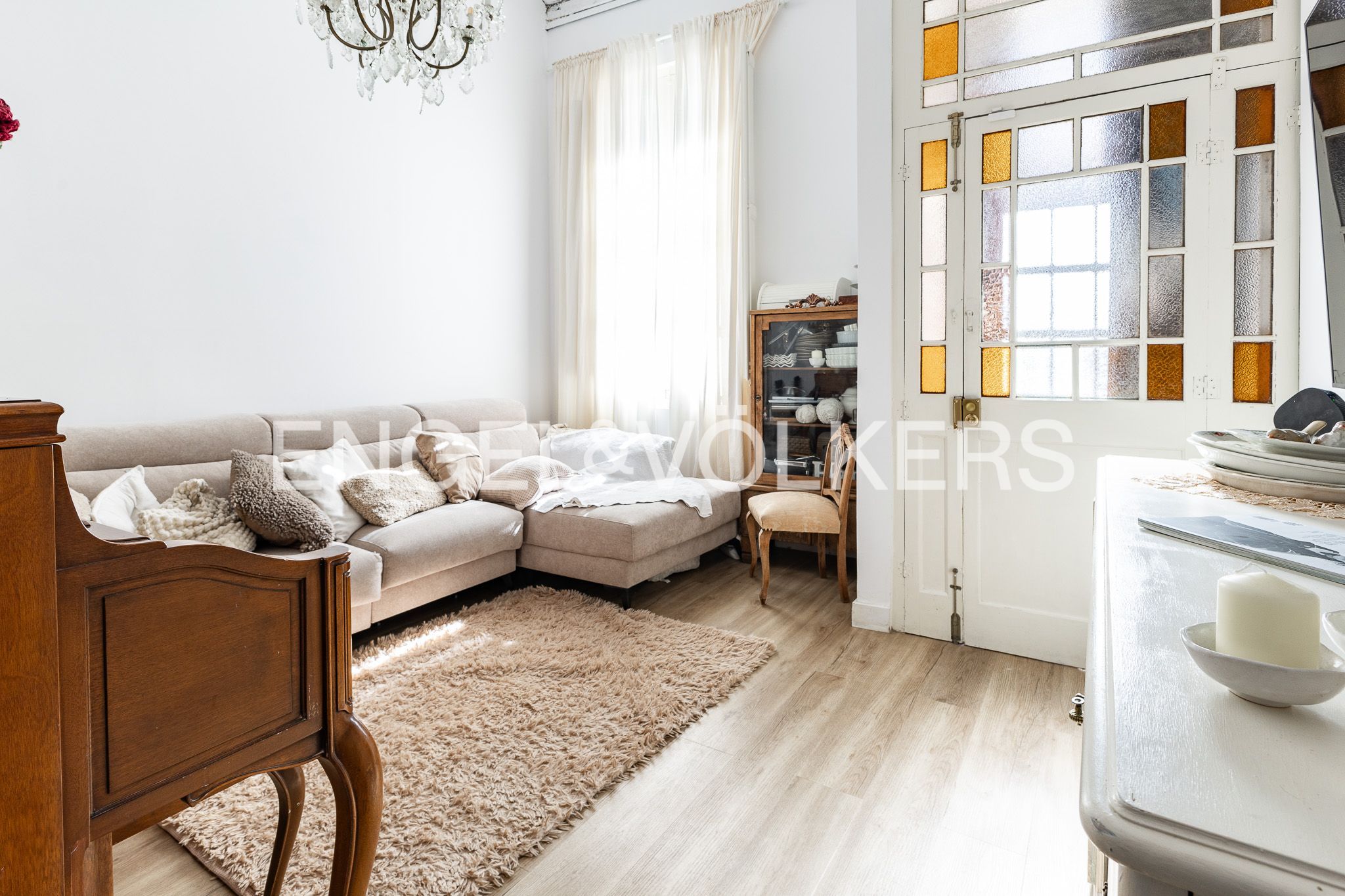 Living room of Houses for sale in Mataró  with Air Conditioner, Heating and Storage room